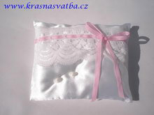 Bílo-růžový polštářek 